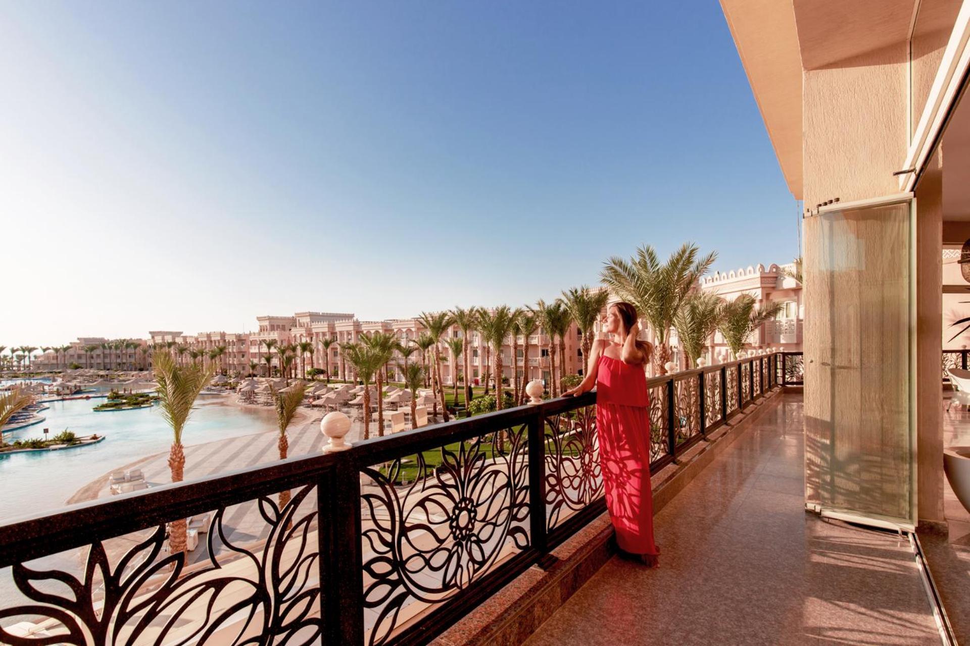 Pickalbatros Palace - Aqua Park Hurghada Eksteriør bilde The View from the balcony of a suite at the Hilton Sharm El Sheikh Resort